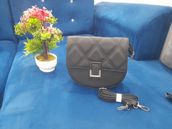 Sac à bandoulière en cuir noir