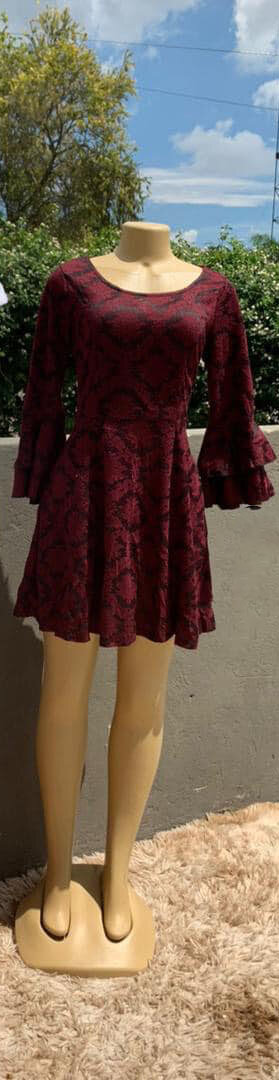 robe à motif Bordeaux foncé