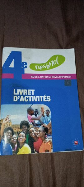 Livre d'activités espagnol 4e