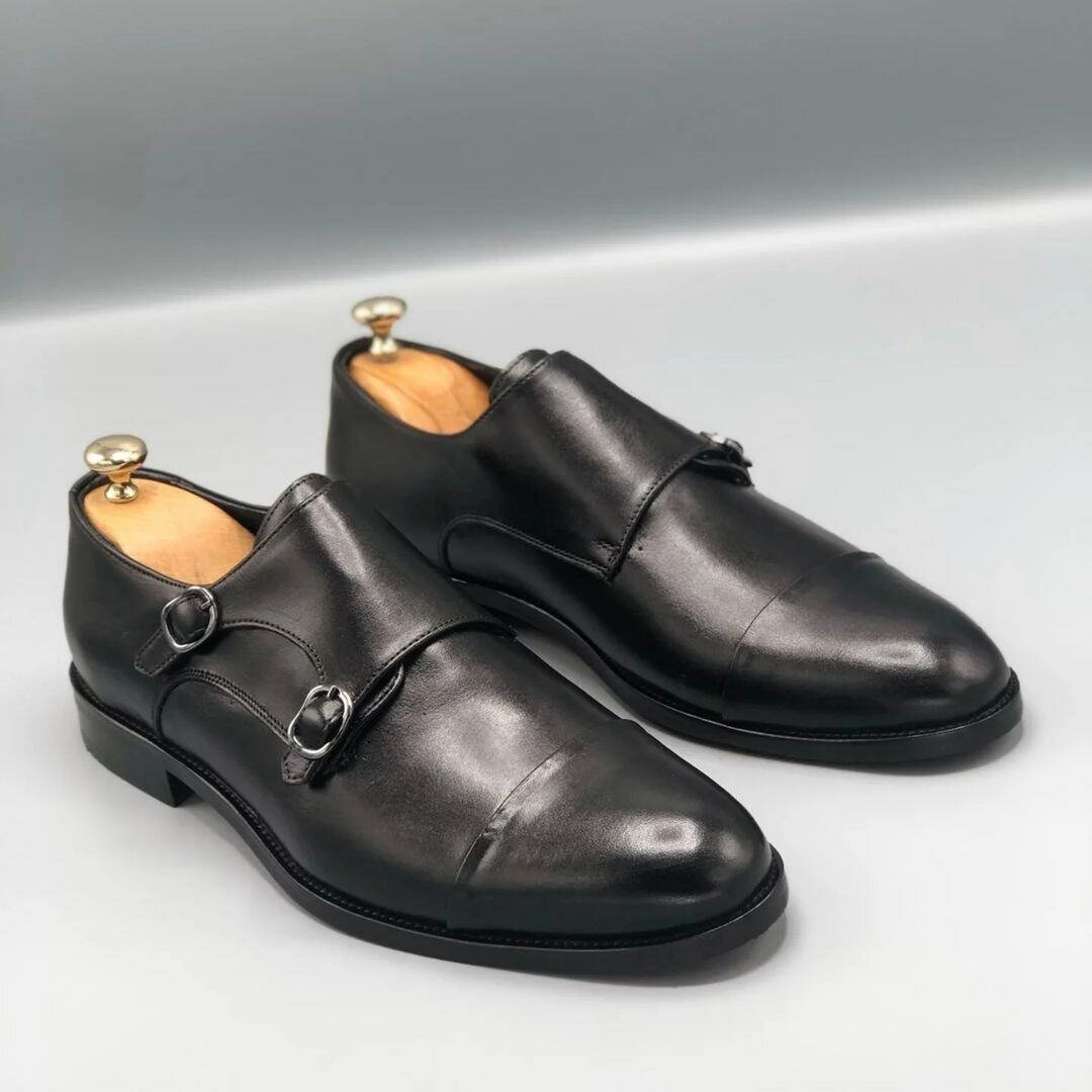 Dress shoe