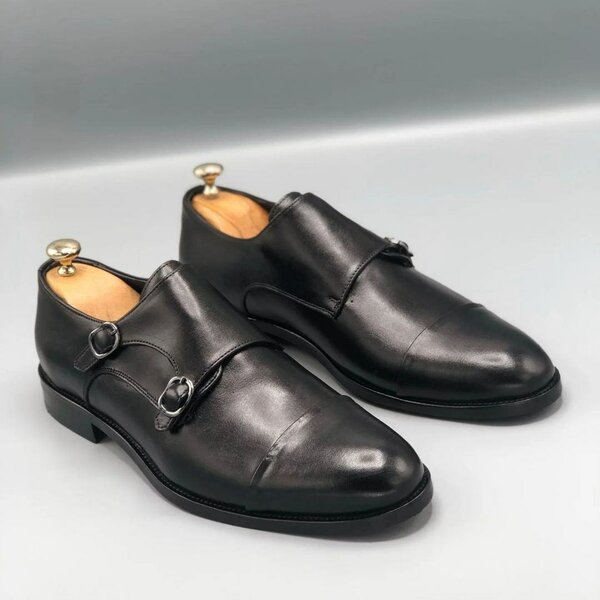 Dress shoe