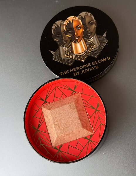 Enlumineur Heroine Glow II