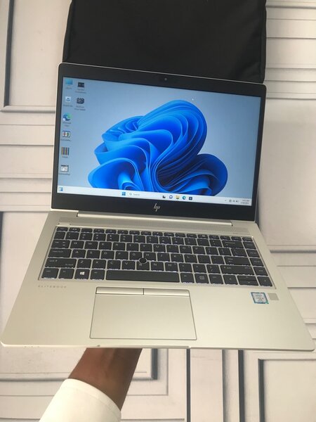 Hp EliteBook 840 G5 core i5 8th Gen 256/8gb