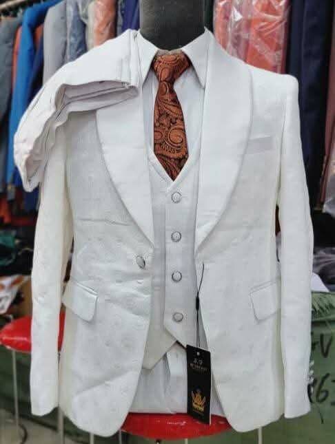 Costume élégant pour hommes