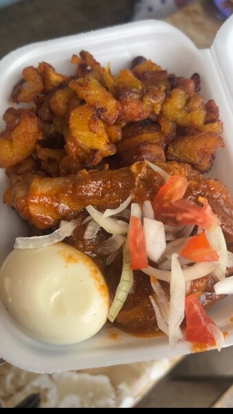 Aloco pate de poulet et œuf