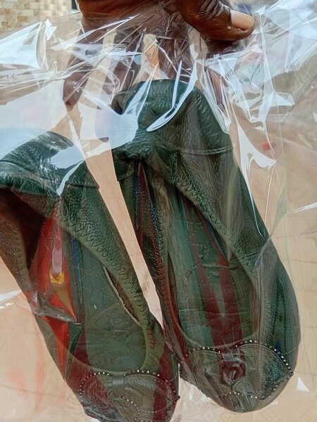 Sneakers en dentelle rouge tendance