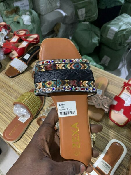 Sandales ornées pour femmes