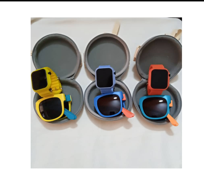 3 PIÈCES, LUNETTES DE SOLEIL, MONTRE, ÉTUI