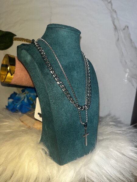 Collier croix en acier inoxydable