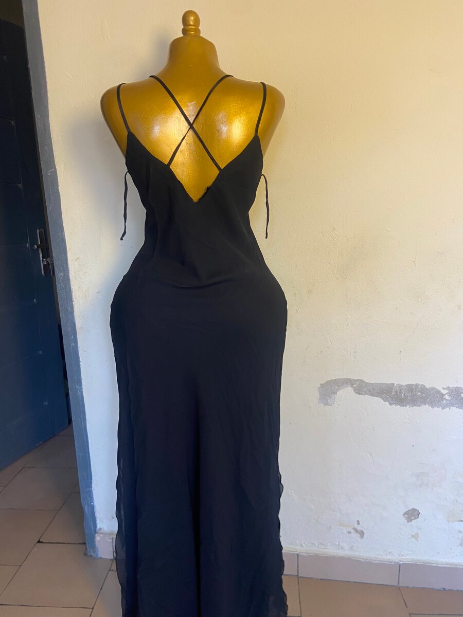 Robe longue noire élégante