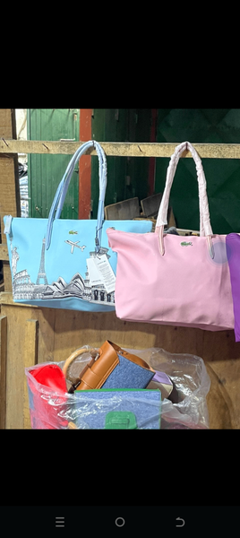 Sac à main Lacoste élégant