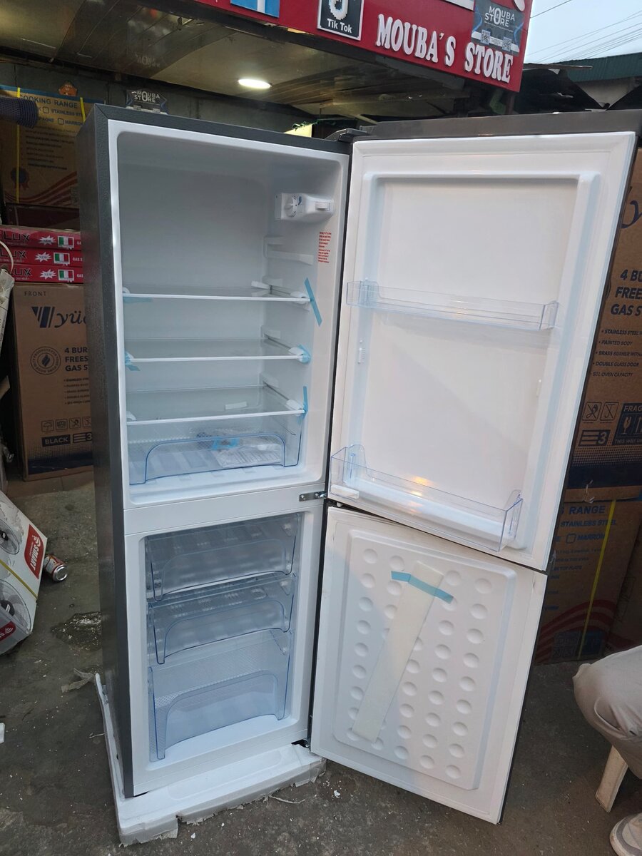 Réfrigérateur congélateur moderne