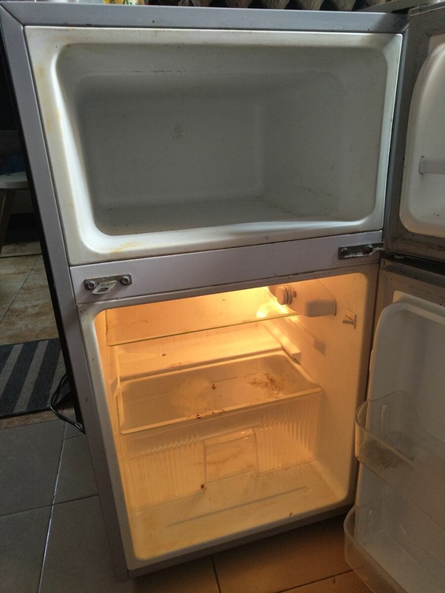 Midea Réfrigérateur 87 Litres Model : HD-113F