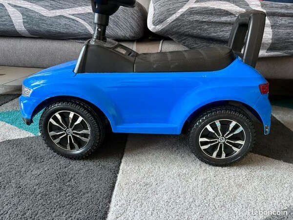 Voiture pousseur toute couleur