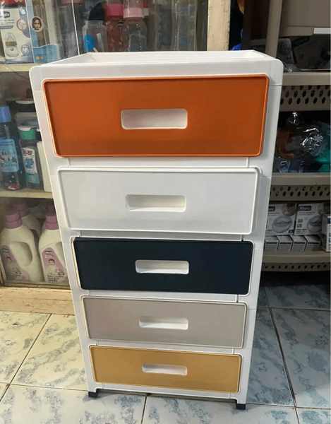 Commode de rangement colorée