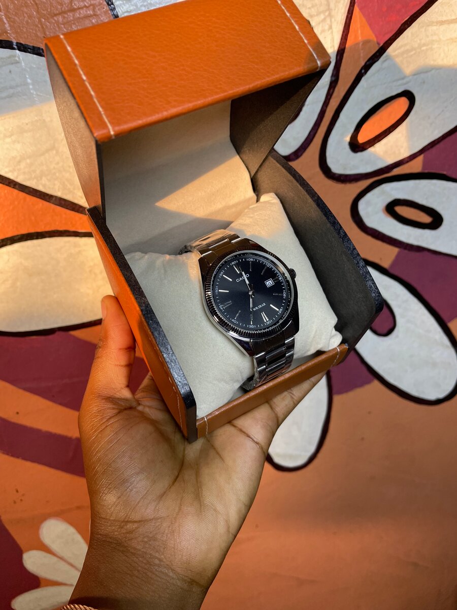 CASIO Classique cadran noir