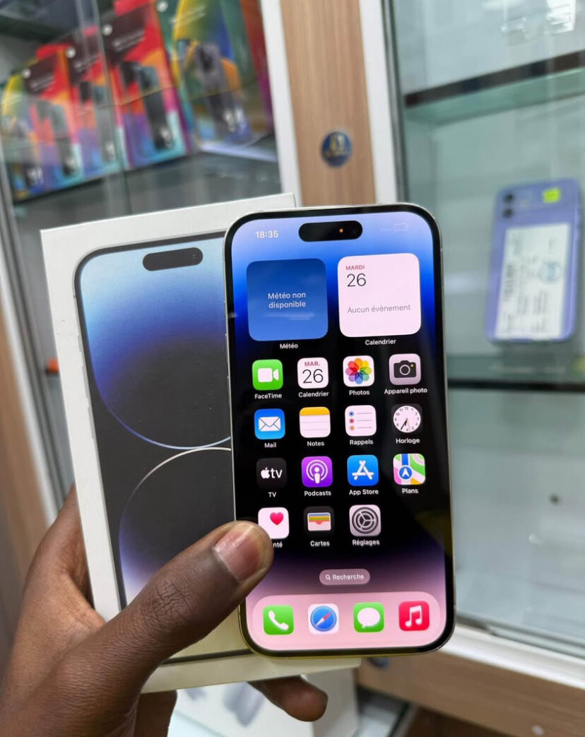 Smartphone moderne avec boîte