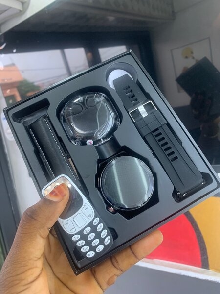 Smartwatch Set avec Écouteurs