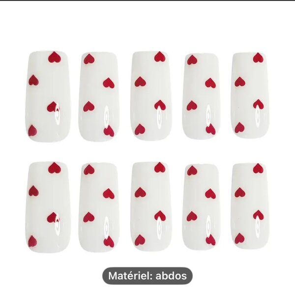 Ongles Faux Cœurs Rouges
