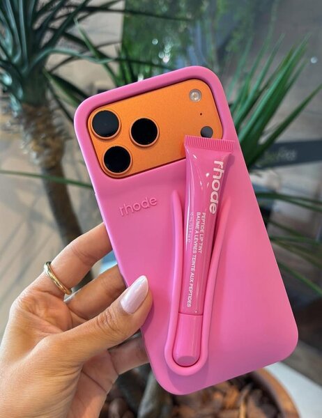 Coque avec support rouge à lèvres