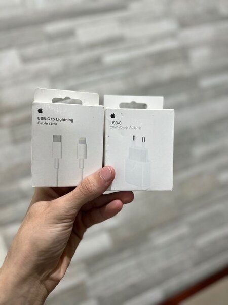 Chargeur IPhone CE