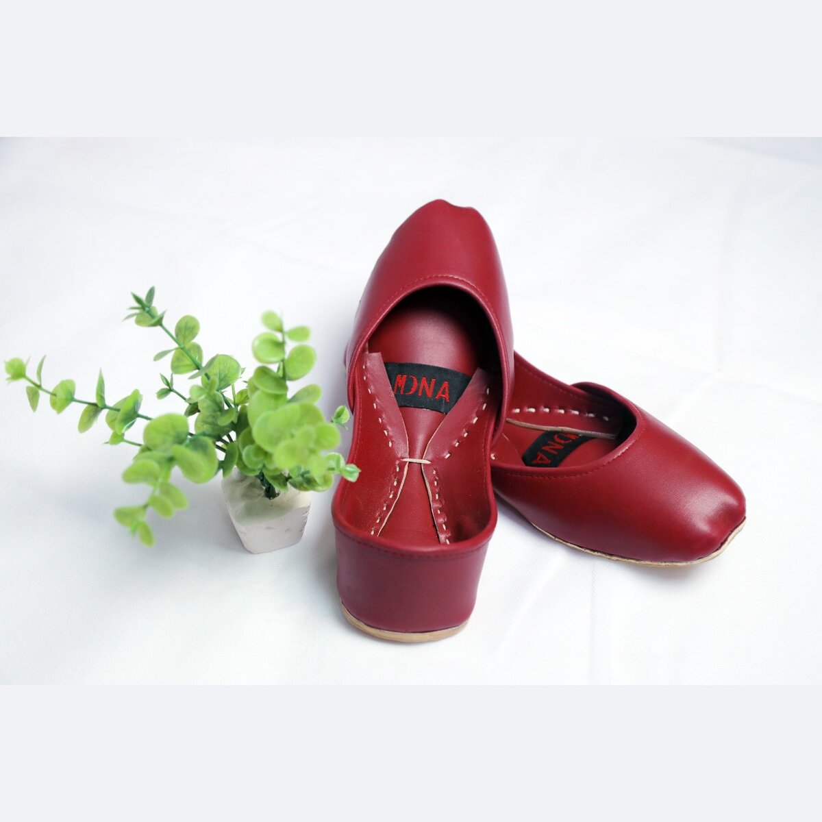 Mehroon plain Leather khussa