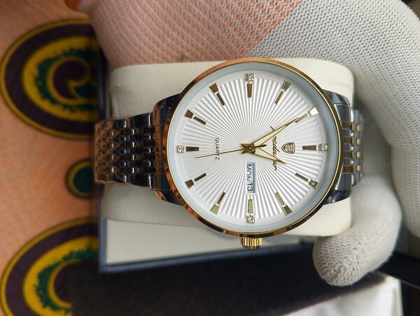 Montre analogique homme élégante