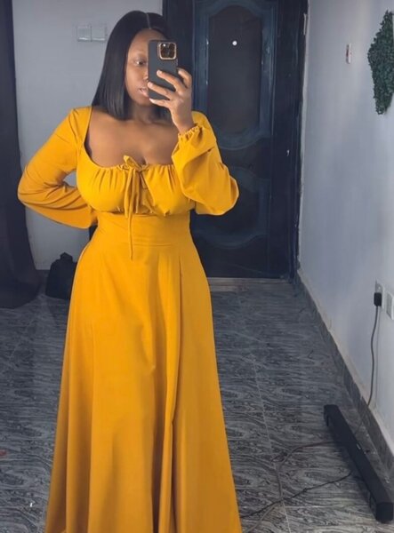 Robe Longue Évasée Jaune Élégante