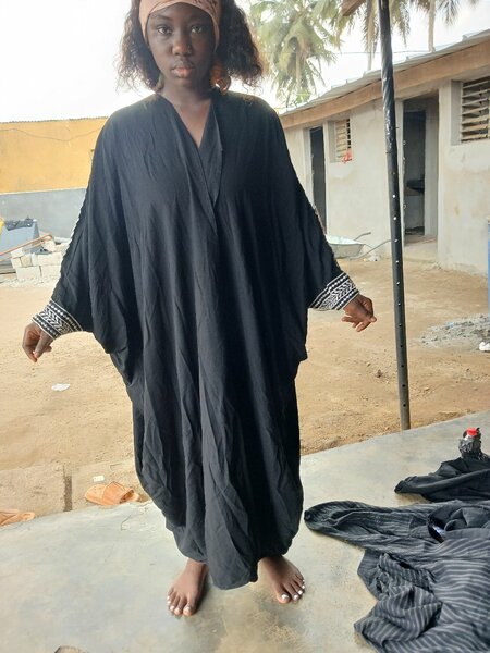 Caftan Noir Élégant