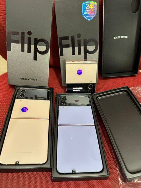 Galaxy Z Flip 4 5G 256gb in box 12 months warranty brand new