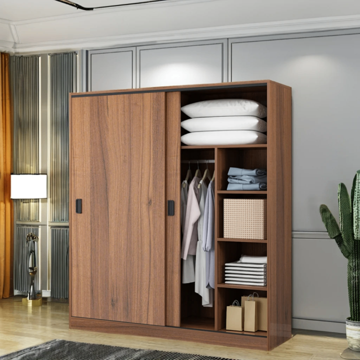Armoire en bois avec portes coulissantes