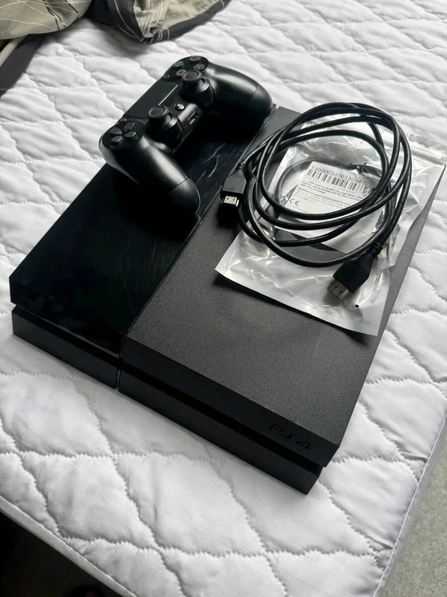 console  Sony PS4 avec Manette