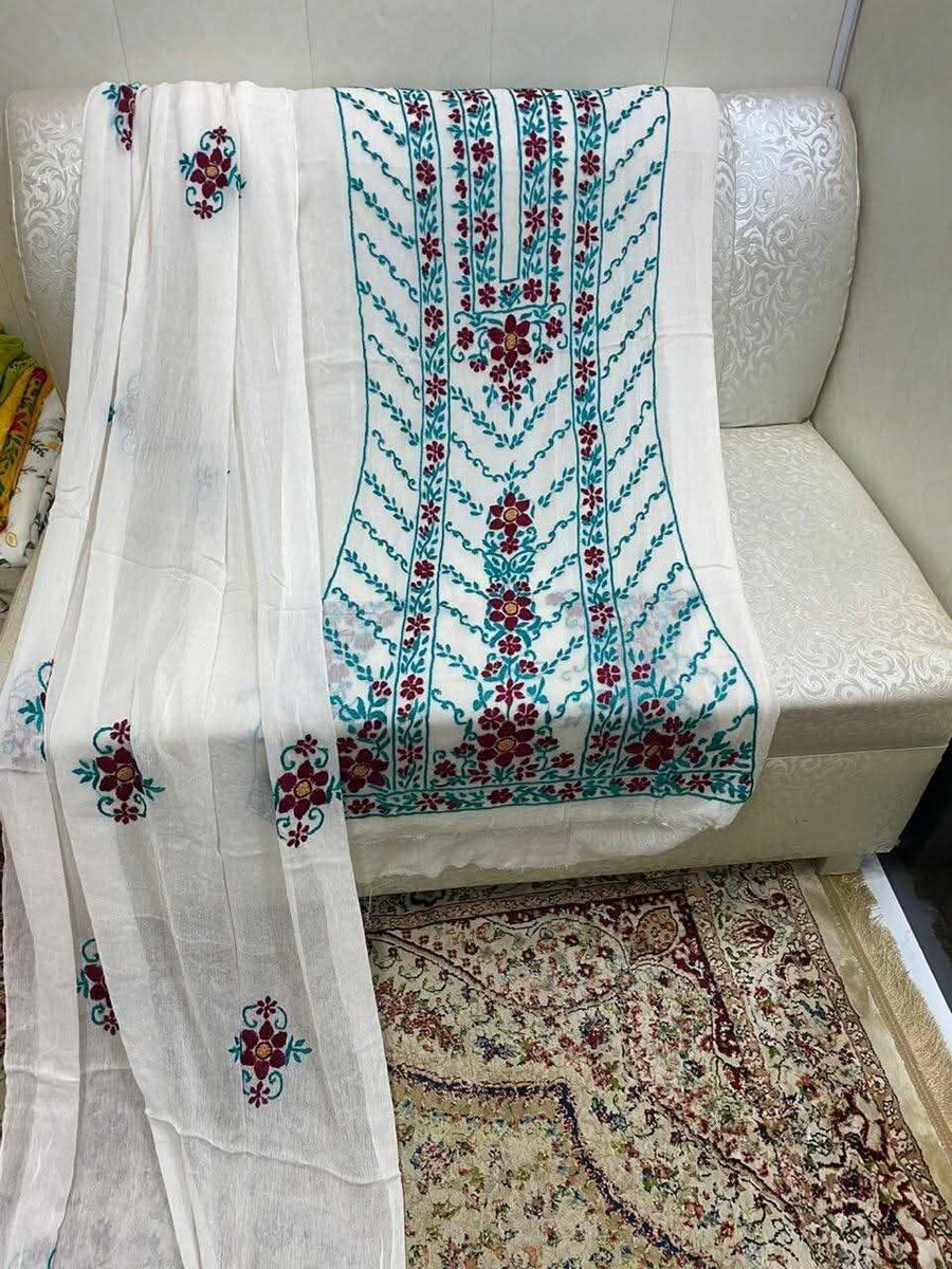 Ladies suit