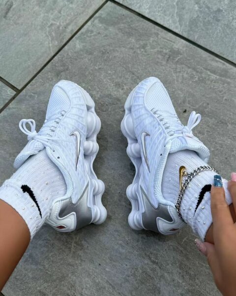 Baskets blanches Nike Shox