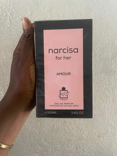 Parfum Narcisa Pour Elle Amour