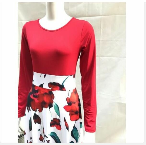 Robe longue rouge florale