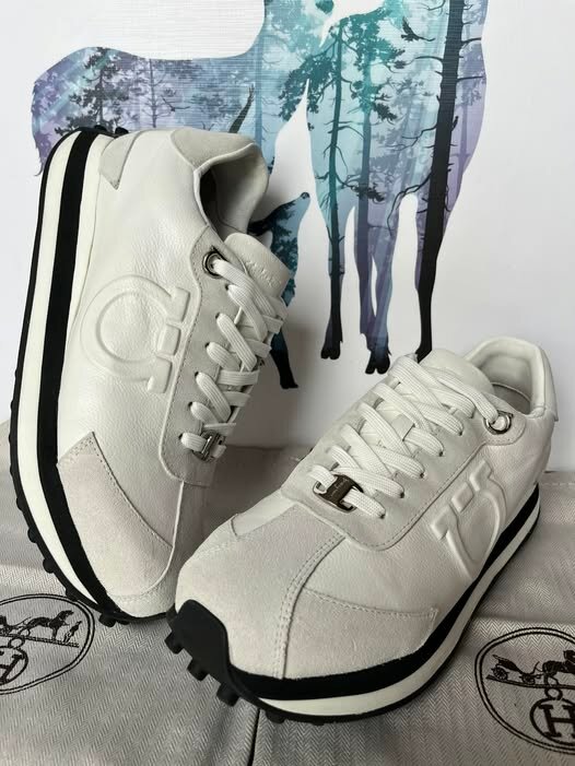 Women's CHCH sneakers made of genuine leather, white