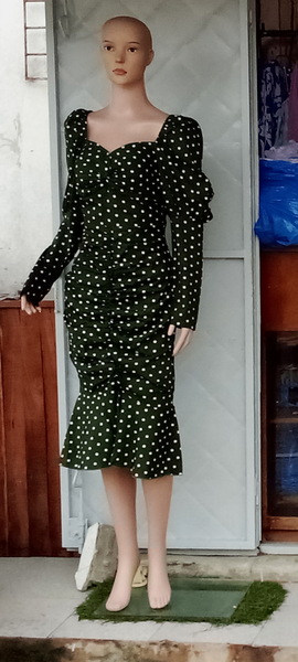 Robe Verte à Pois Élégante