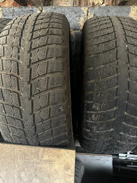 Комплект зимних шин