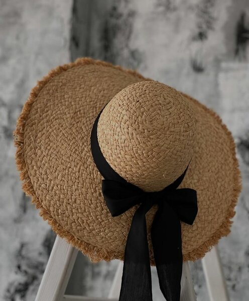 Классическая шляпа. Из соломы рафии.