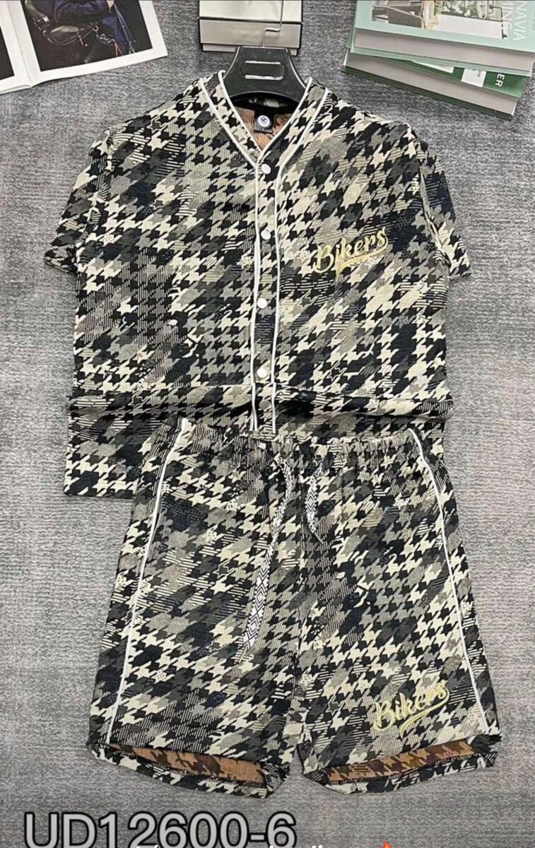 Pyjama court imprimé floral luxe