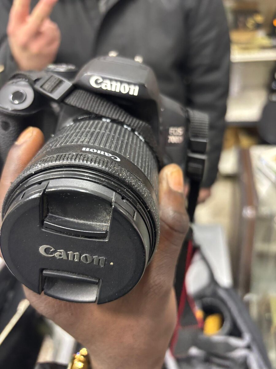 Appareil photo Canon EOS 700D