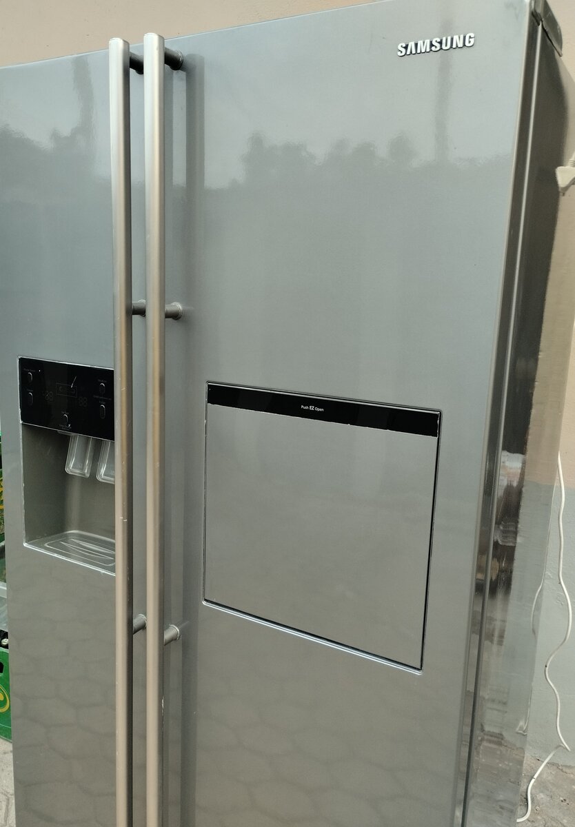 Samsung Side-by-side Refrigerator 647Ltrs (fairly used)