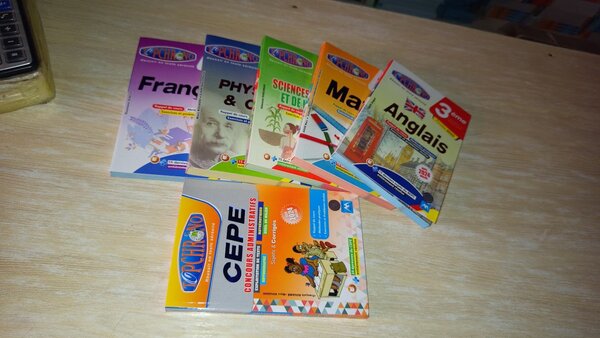 Livre scolaire PICHON Physique & Chimie Tle C/D/E