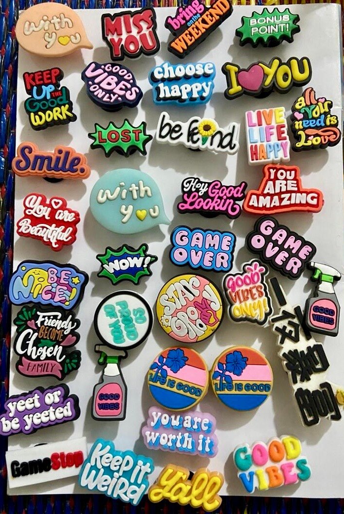 Lot de décorations en caoutchouc