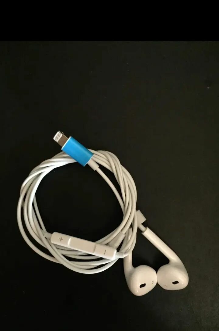 Brand New AppleWired Headsets   Super Bass  Strong & Durable