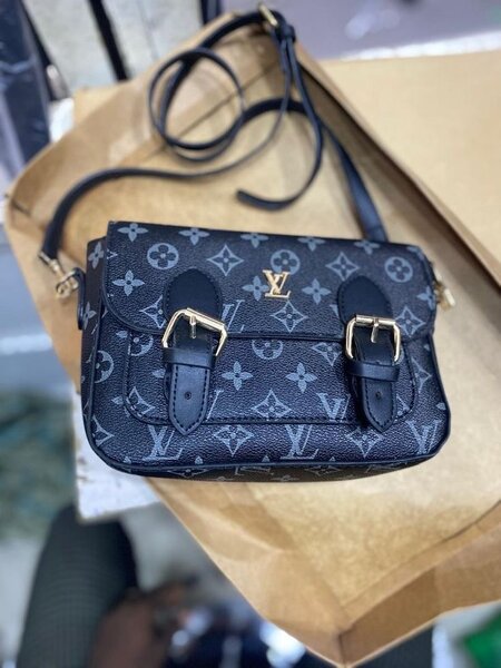 bandoulière LV