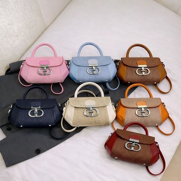 Sac à main en cuir et tissu