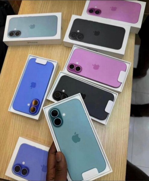 iPhone 14 couleurs variées