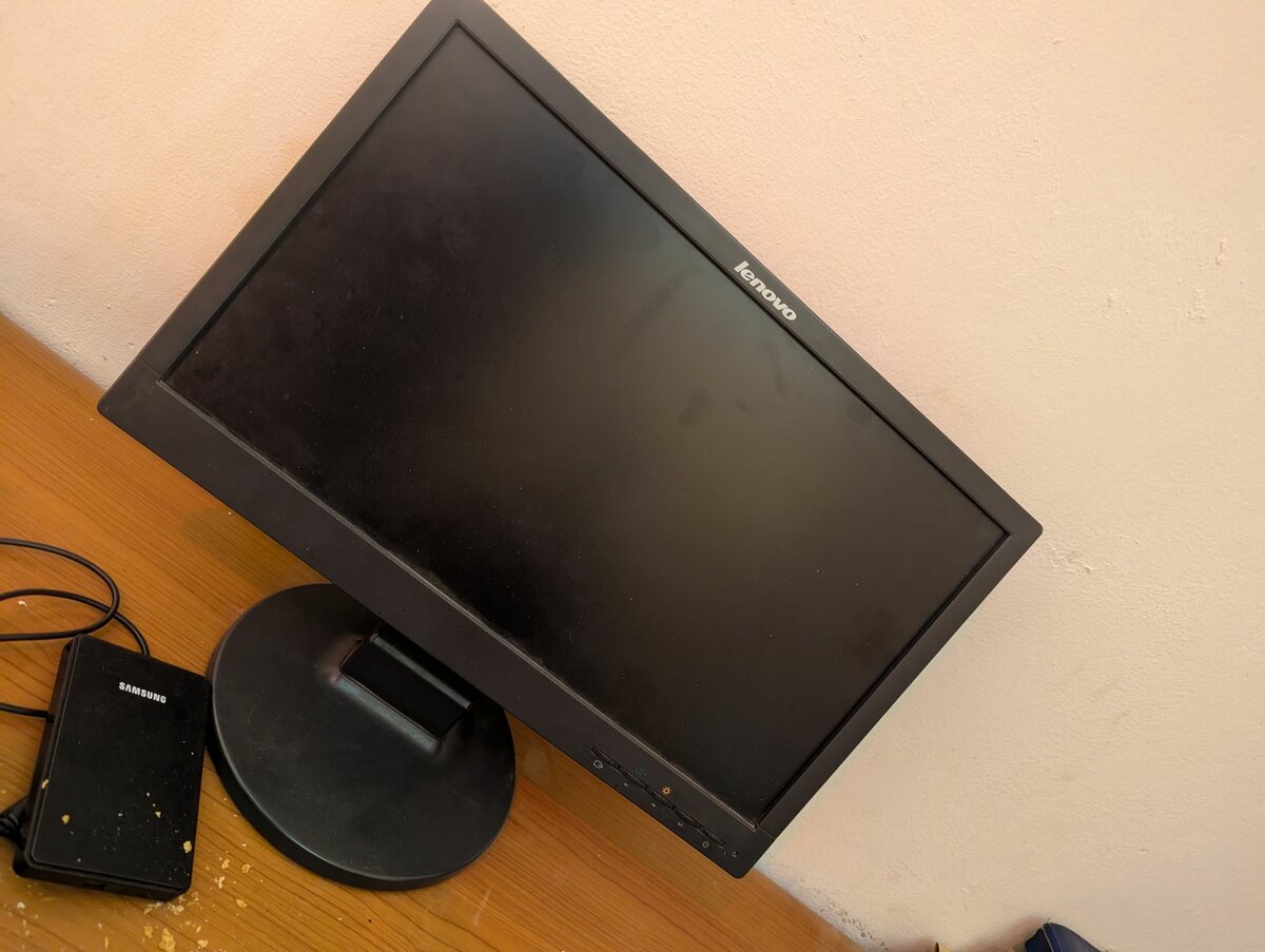 Lenovo 19 inch Monitor